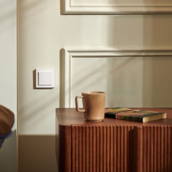 Light Switch H2 EU egy áramkörös, két gombos okos Zigbee + Thread villanykapcsoló